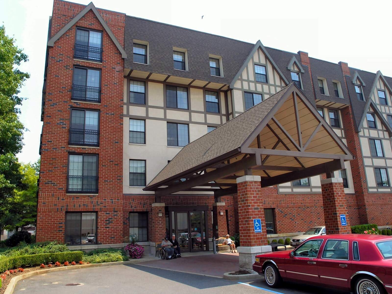 Maple Pointe At Rockville Centre